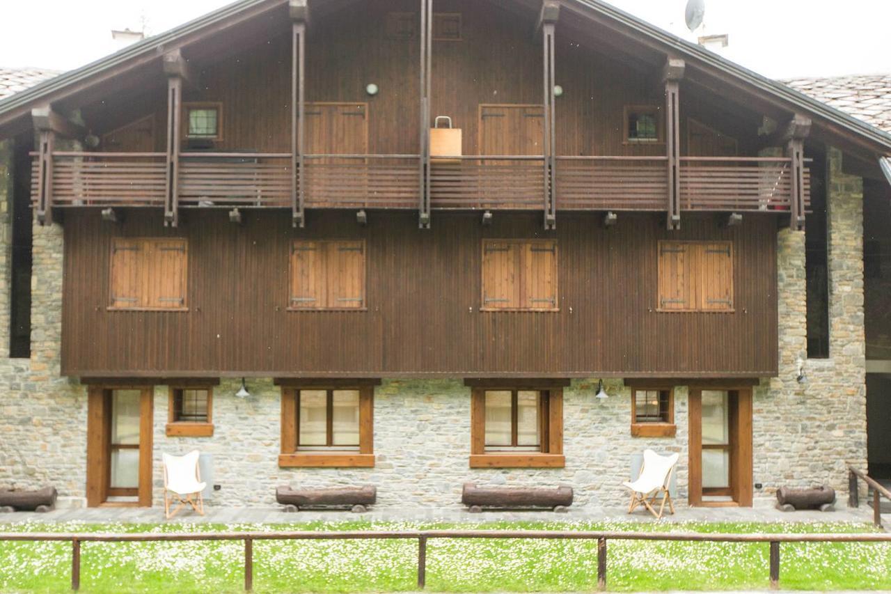 Joivy Superb Apartments For 6 With Mountain View And Garden In Courmayeur Eksteriør bilde