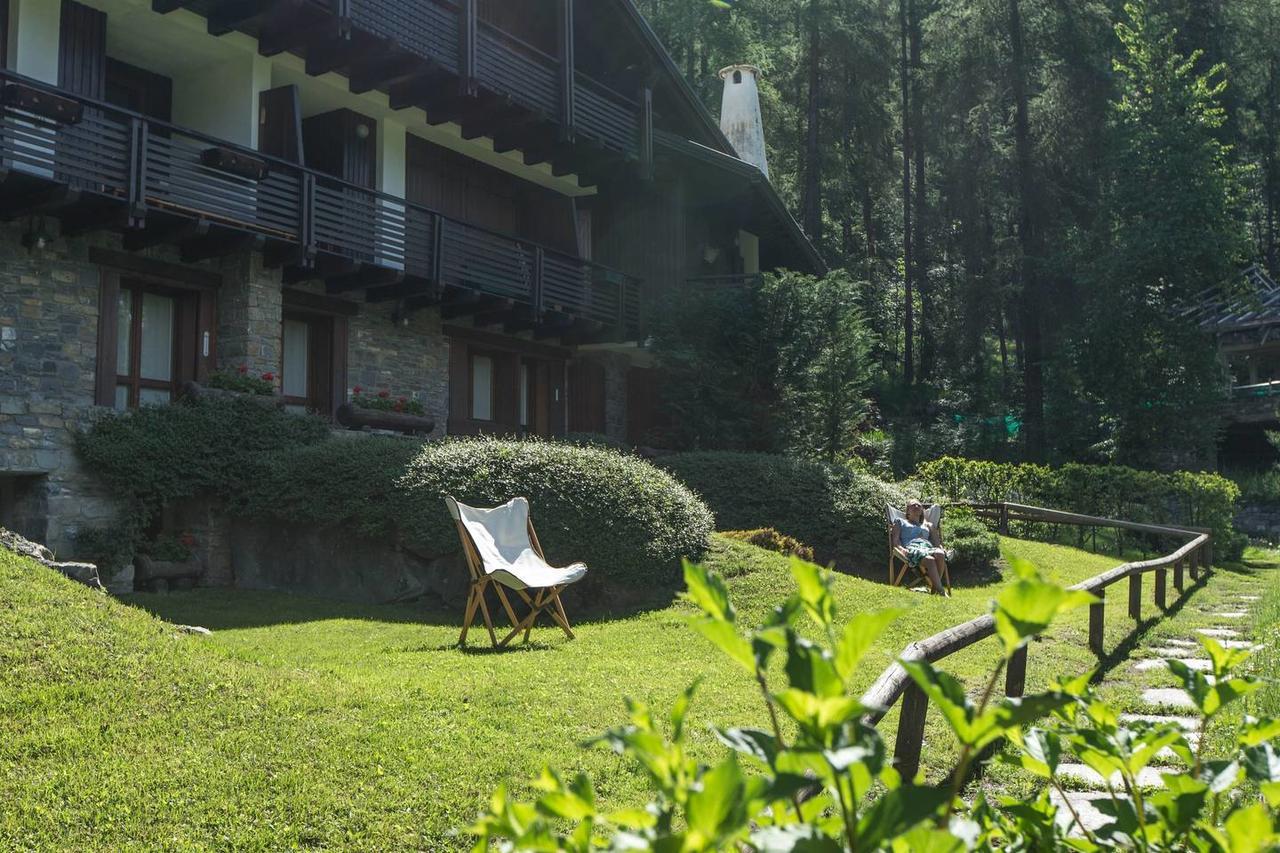 Joivy Superb Apartments For 6 With Mountain View And Garden In Courmayeur Eksteriør bilde