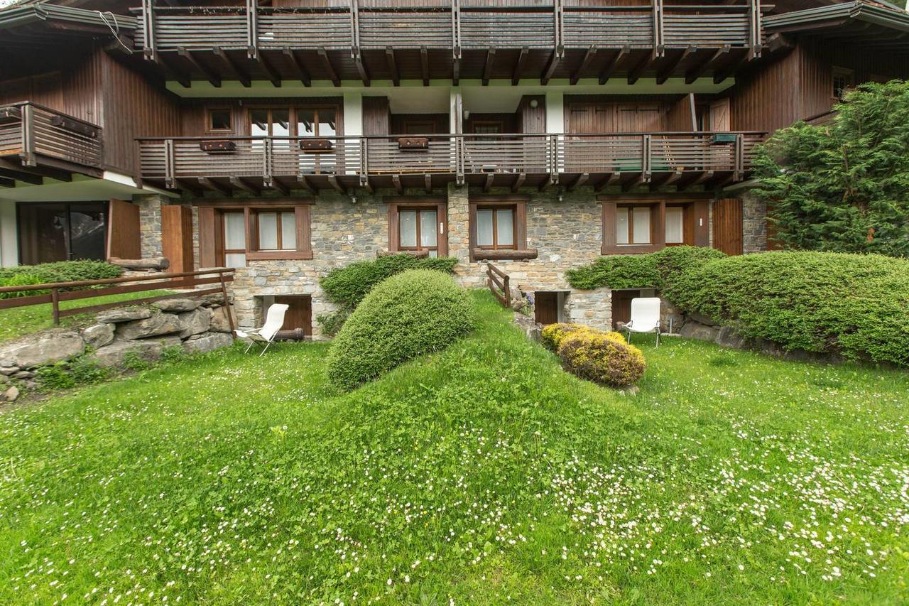 Joivy Superb Apartments For 6 With Mountain View And Garden In Courmayeur Eksteriør bilde